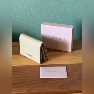 Coccinelle Italian Leather Wallet 4.25x3.25 Beige Pebbled Card Holder NIB